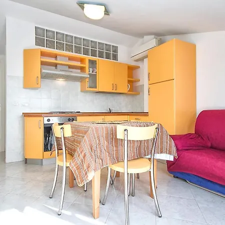 Stunning In With Kitchen