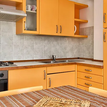 Stunning In With Kitchen 아파트 알게로