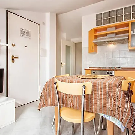 아파트 Stunning In With Kitchen 알게로