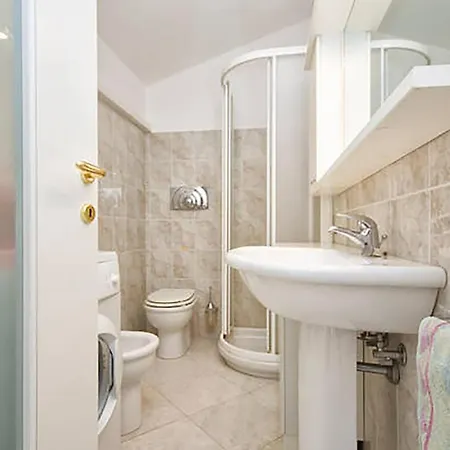 아파트 Stunning In With Kitchen *